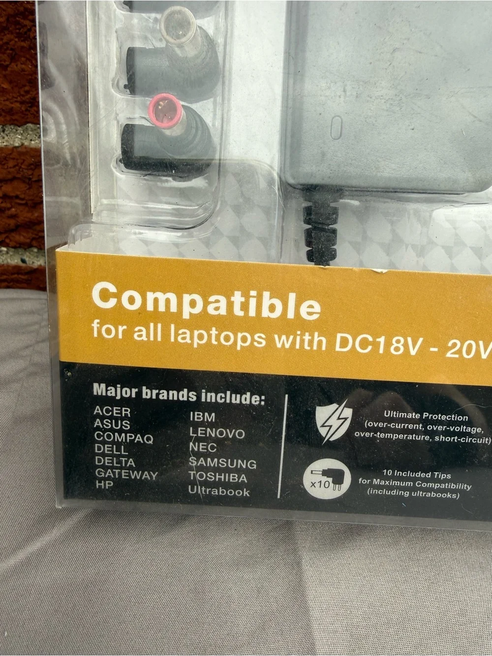 LUXA2 65W Universal Laptop Charger Adapter NEW